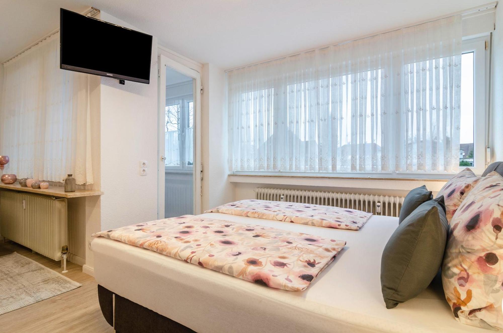 Ferienwohnung Am Weiher 미르스부르크 외부 사진